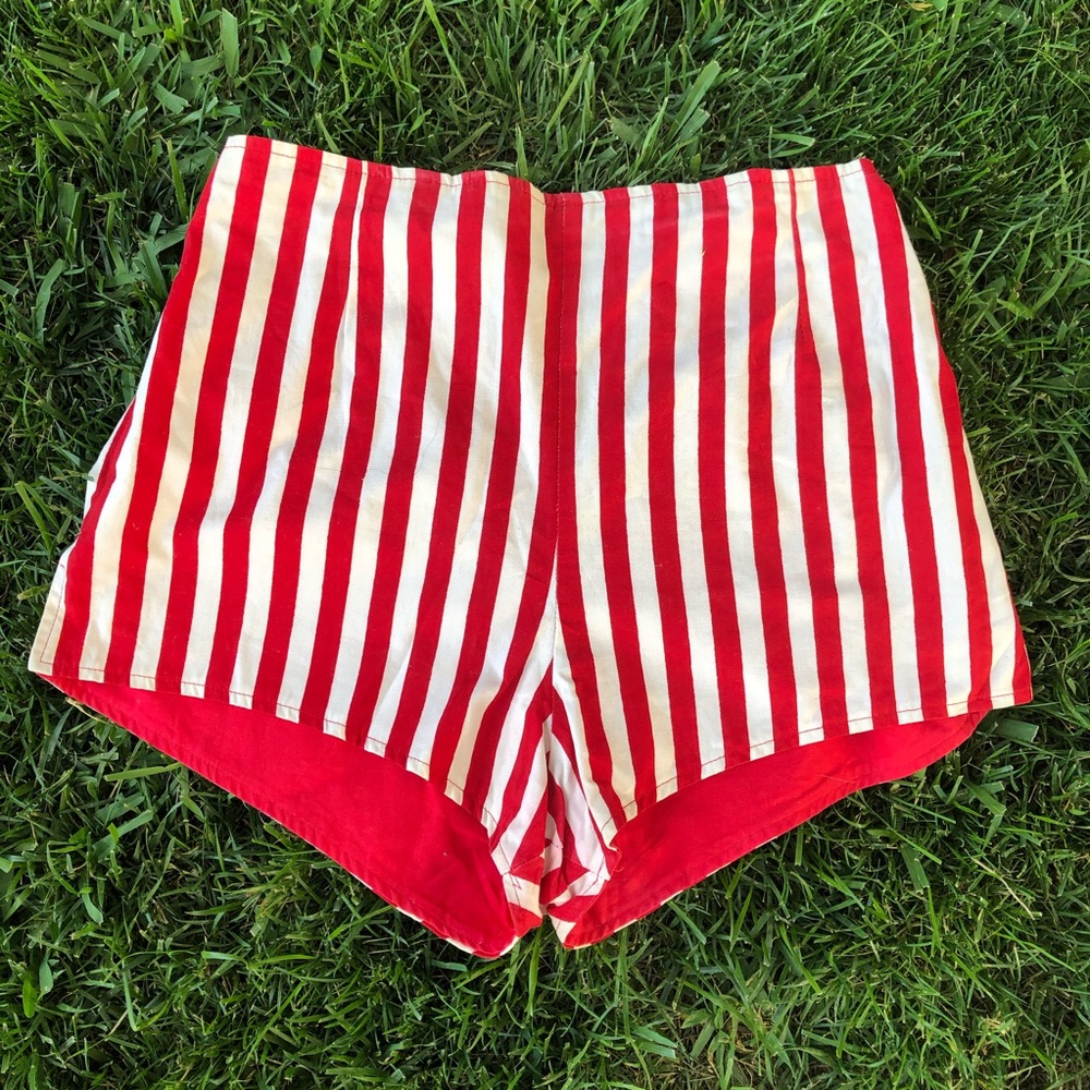 Vintage Brentwood red and white striped shorts